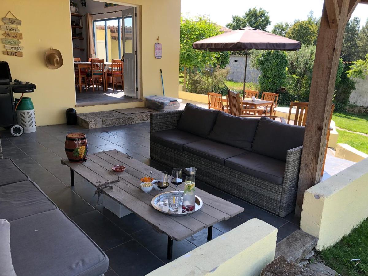 A Casa Amarela Lägenhet Pinheiro de Coja Exteriör bild