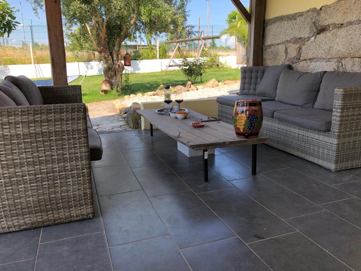 A Casa Amarela Lägenhet Pinheiro de Coja Exteriör bild