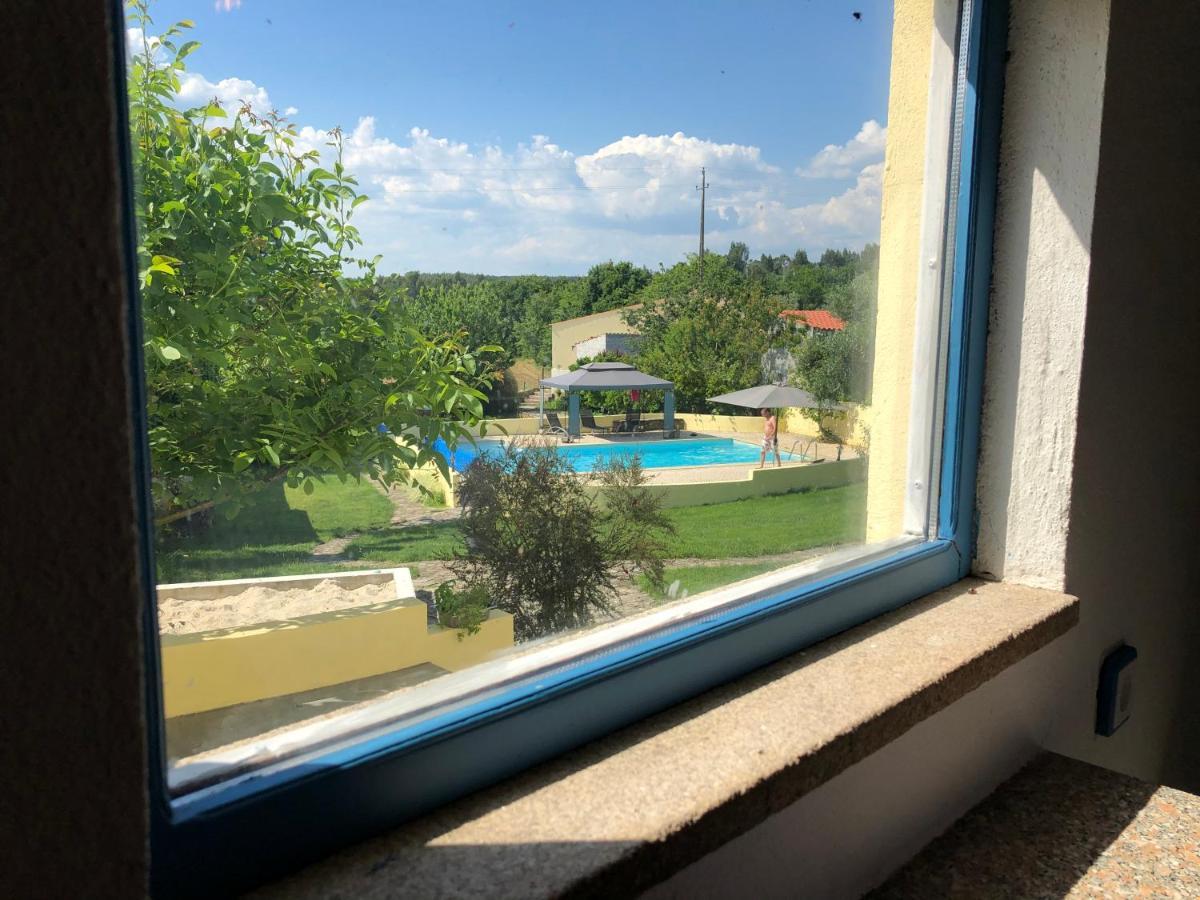 A Casa Amarela Lägenhet Pinheiro de Coja Exteriör bild