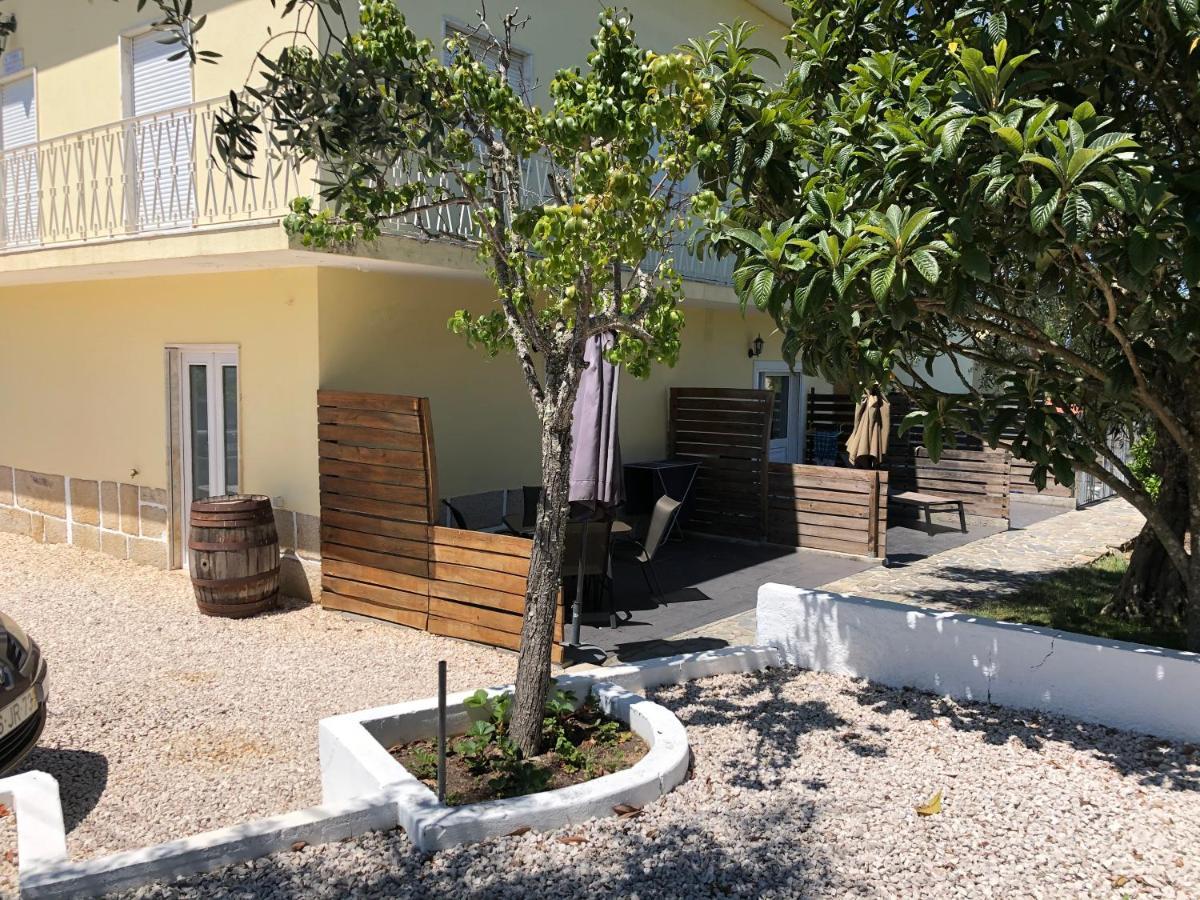A Casa Amarela Lägenhet Pinheiro de Coja Exteriör bild
