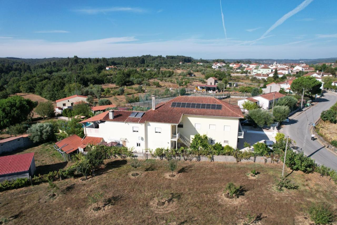 A Casa Amarela Lägenhet Pinheiro de Coja Exteriör bild