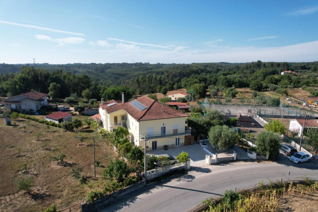 A Casa Amarela Lägenhet Pinheiro de Coja Exteriör bild