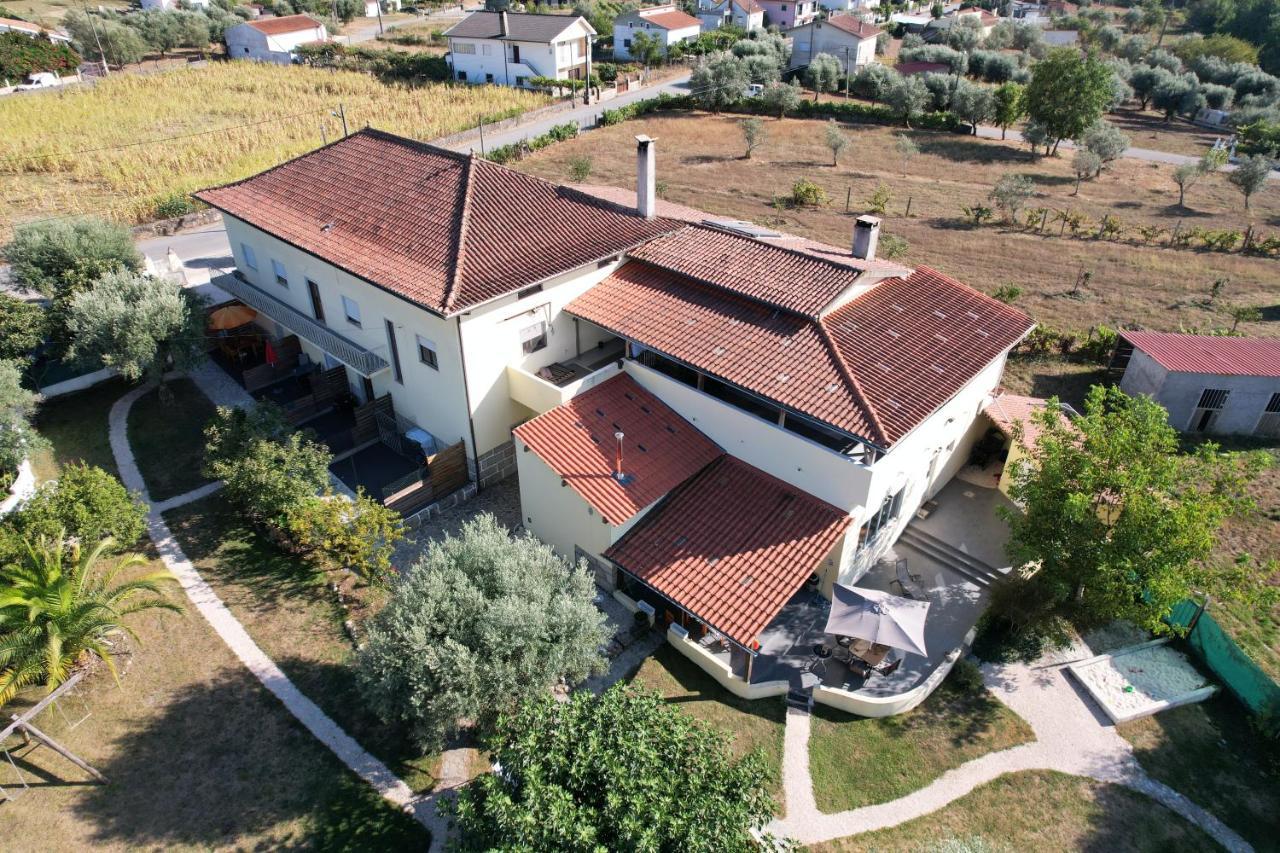 A Casa Amarela Lägenhet Pinheiro de Coja Exteriör bild