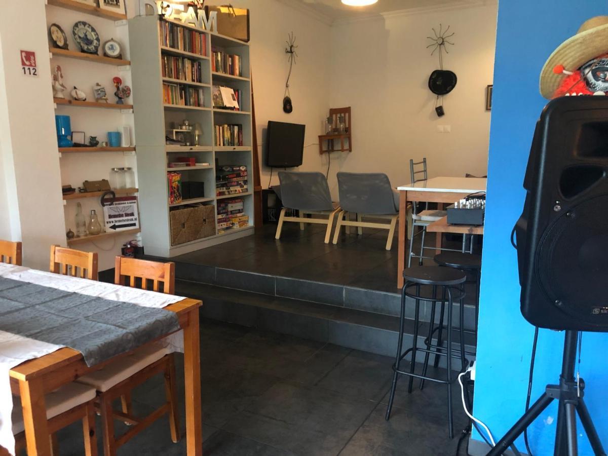 A Casa Amarela Lägenhet Pinheiro de Coja Exteriör bild